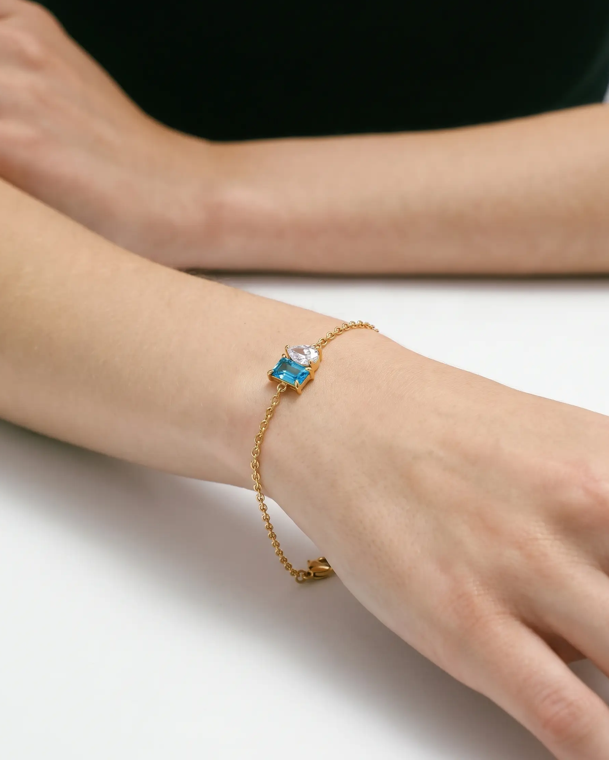 studio-ai bracelet-always-pair-birthstone-bracelet_studio2_a1+solo.png