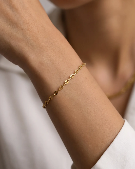 studio-ai bracelet-bloom-link-bracelet_lifestyle1_a1+solo.png