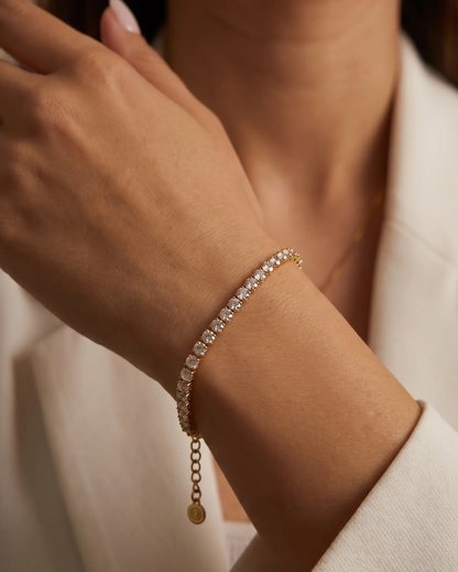 studio-ai bracelet-crystal-tennis-bracelet_studio1_a1+solo.png