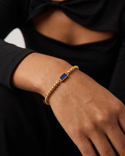 studio-ai bracelet-gold-bead-birthstone-bracelet_lifestyle1_a1+solo.png
