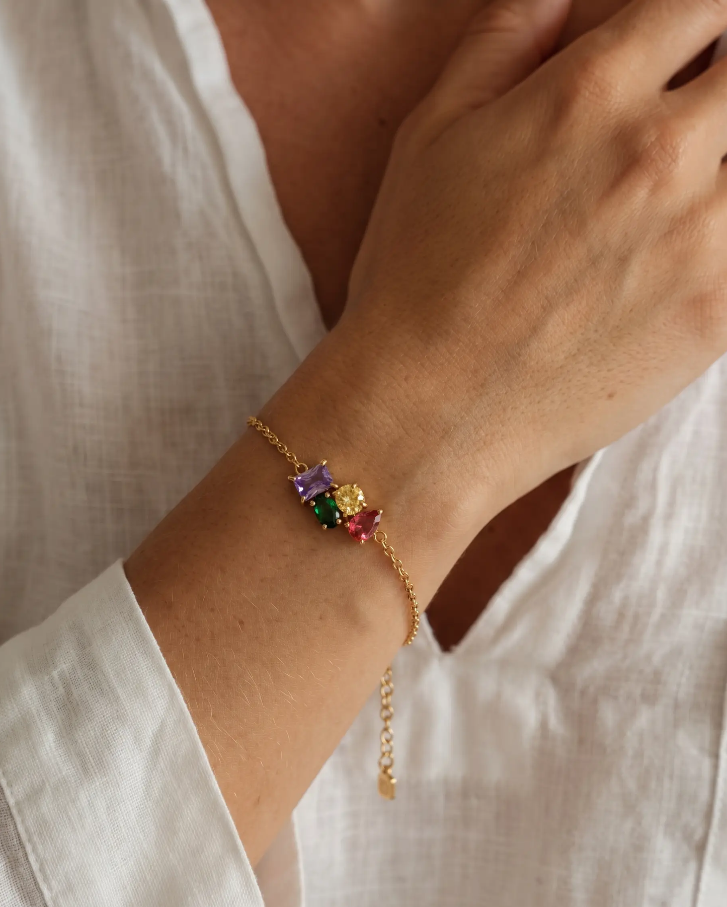 studio-ai bracelet-heirloom-birthstone-bracelet_studio1_a1+solo.png