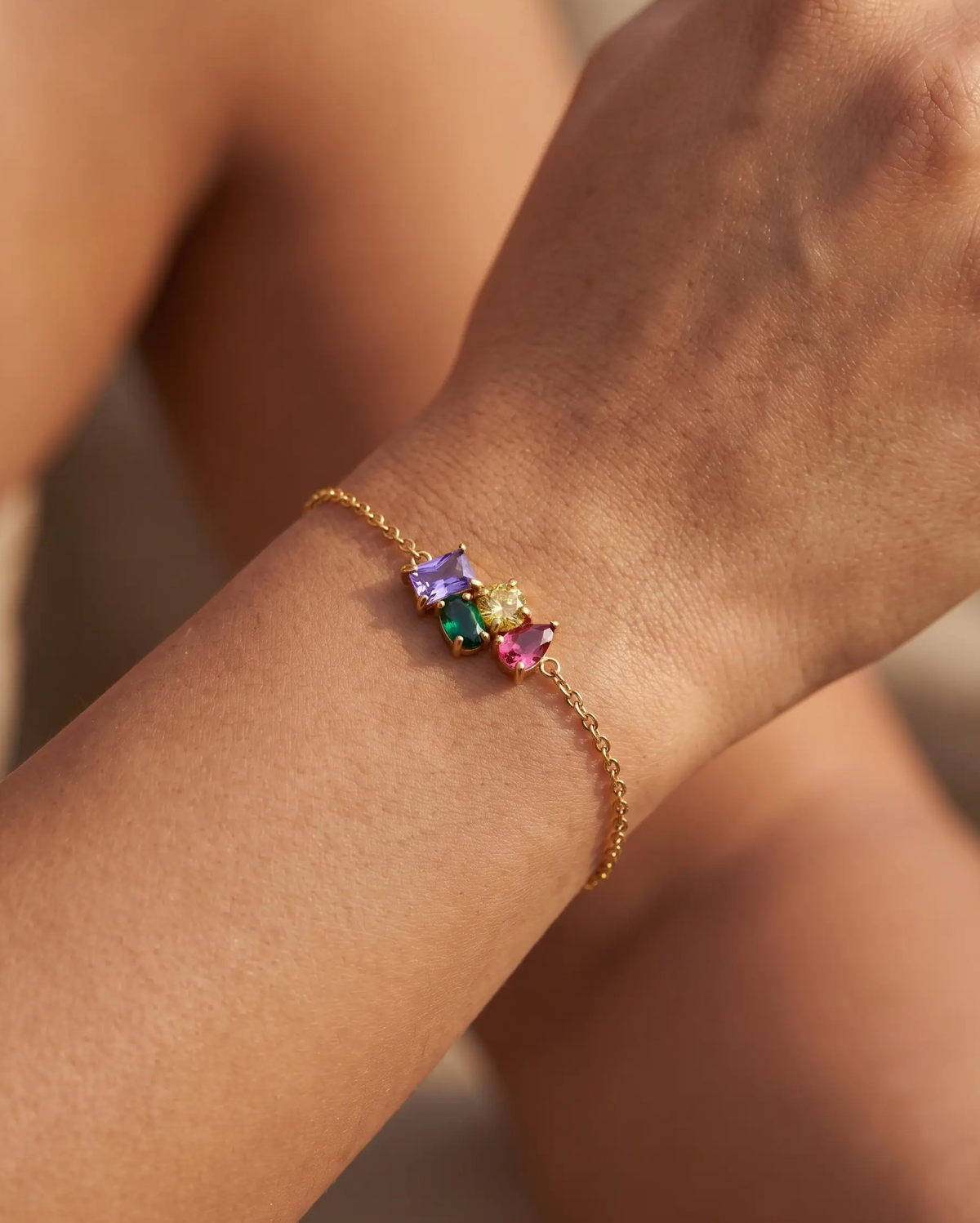 studio-ai bracelet-heirloom-birthstone-bracelet_studio2_a1+solo.png