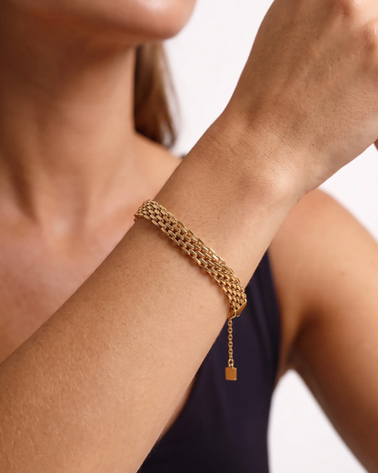 studio-ai bracelet-lynx-link-bracelet_studio2_a1+solo.png