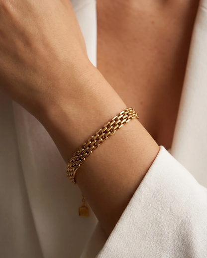 studio-ai bracelet-lynx-link-bracelet_studio2_a2+solo.png