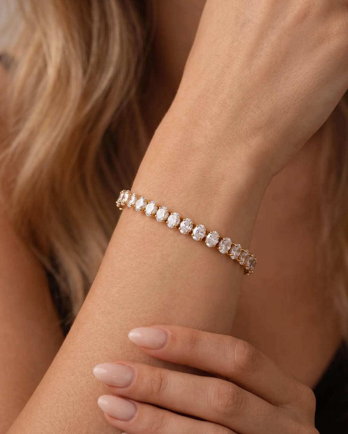 studio-ai bracelet-marquise-line-bracelet_studio1_a2+solo.png