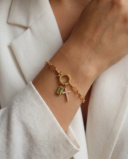 studio-ai bracelet-paperclip-birthstone-cross-bracelet_lifestyle1_a1+solo.png