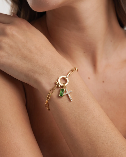 studio-ai bracelet-paperclip-birthstone-cross-bracelet_studio2_a1+solo.png