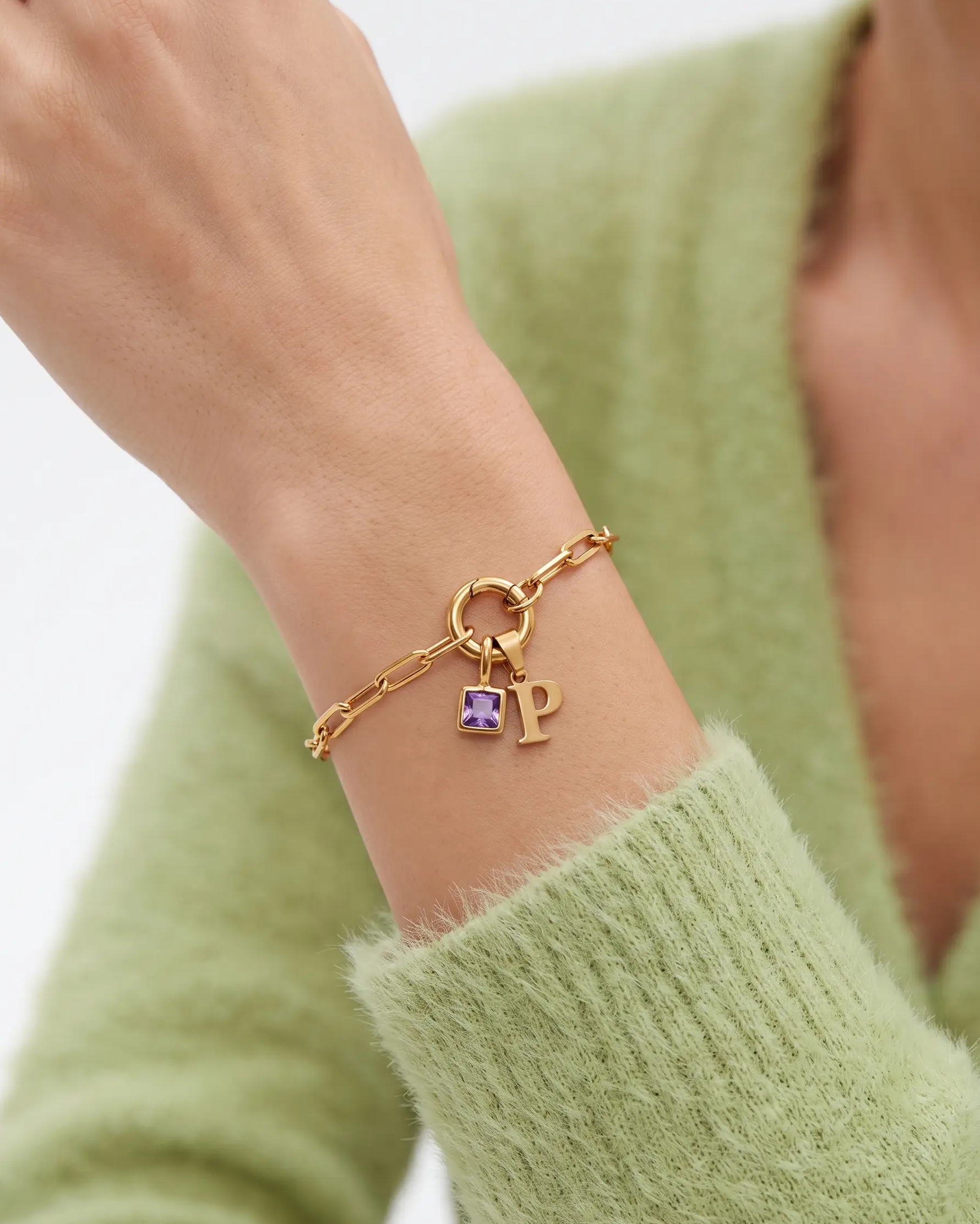 studio-ai bracelet-paperclip-initial-and-birthstone-bracelet_studio2_a1+solo.png