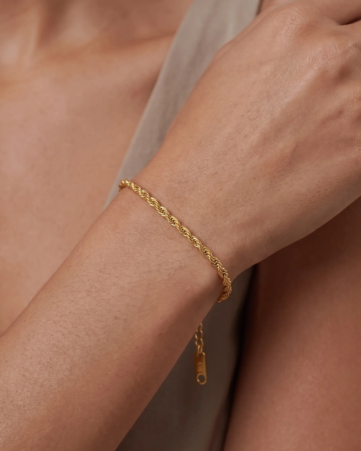 studio-ai bracelet-rope-twist-bracelet_studio2_a1+solo.png