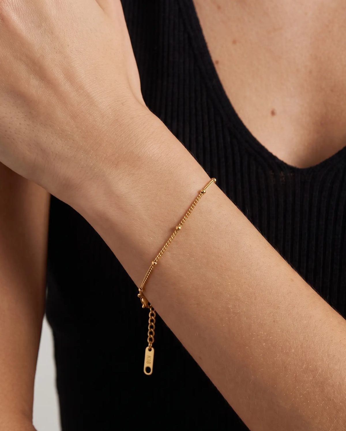 studio-ai bracelet-satellite-link-bracelet_studio1_a1+solo.png