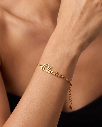 studio-ai bracelet-script-name-bracelet_studio2_a1+solo.png