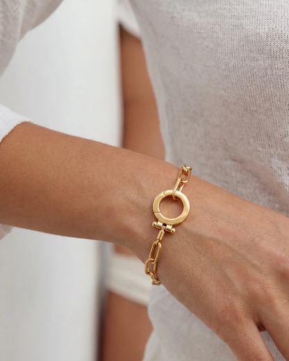 studio-ai bracelet-simple-paperclip-chain-bracelet_studio1_a1+solo.png