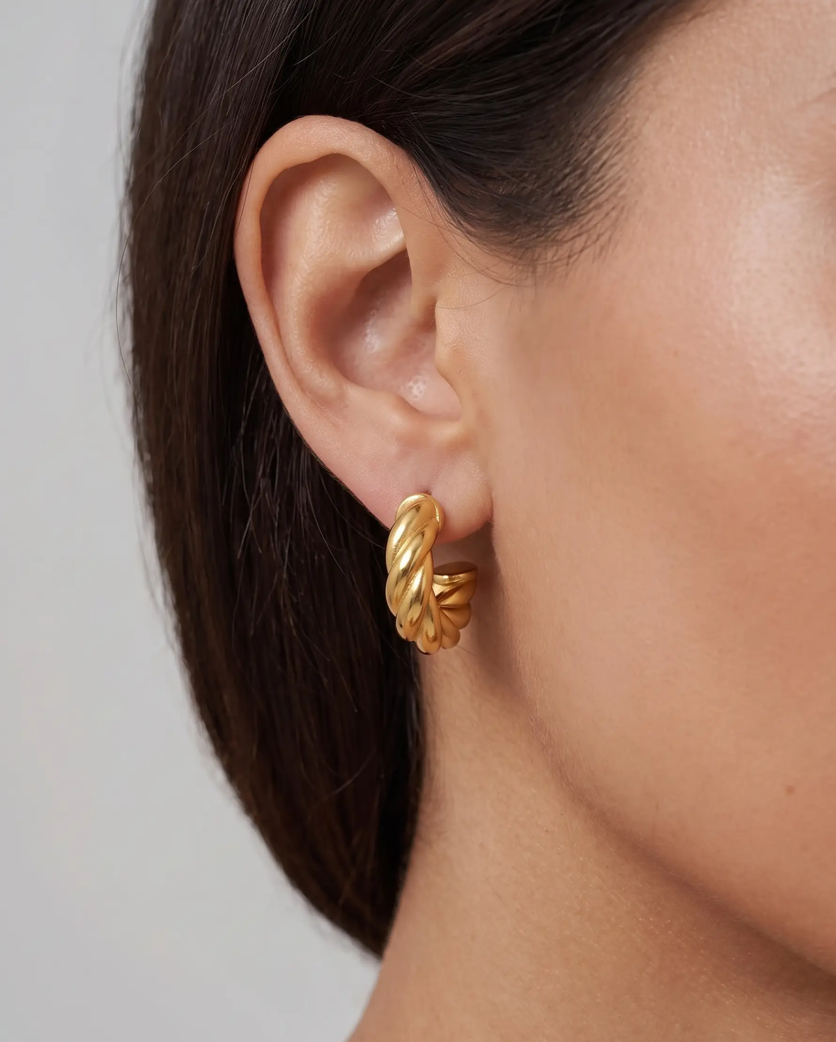 studio-ai earrings-half-twist-earrings_studio2_a2+solo.png