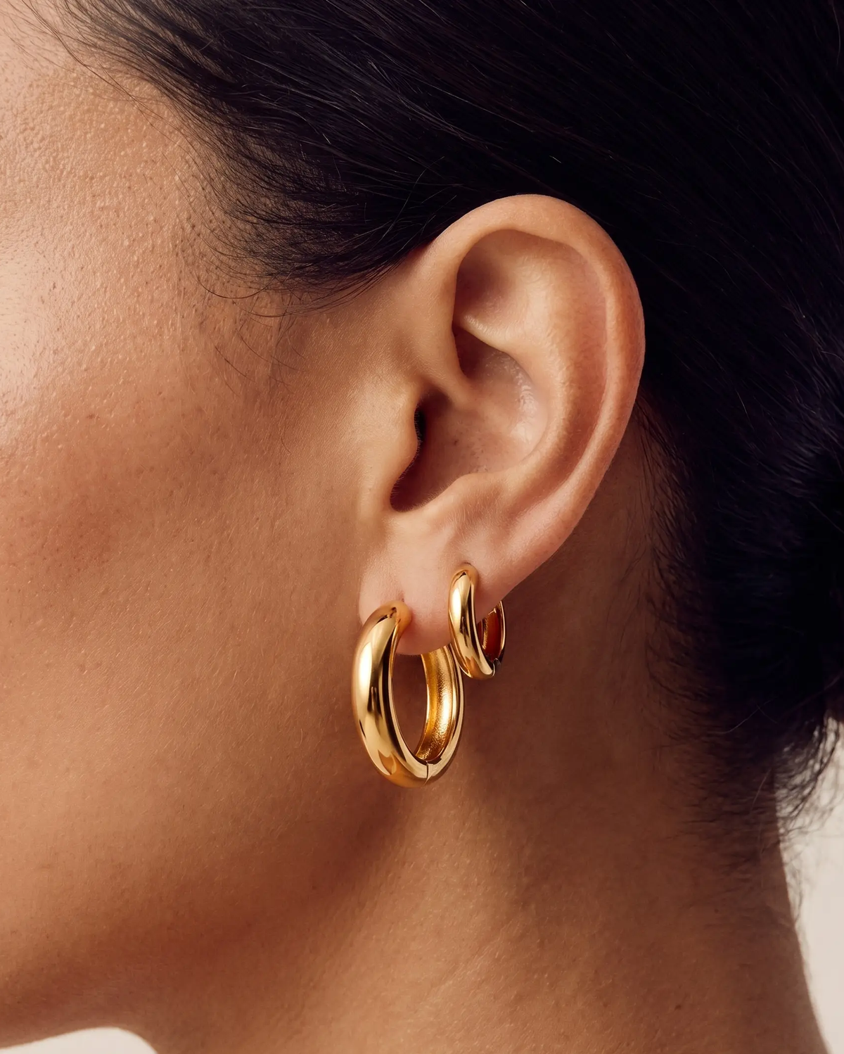 studio-ai earrings-heavy-dome-hoops_studio1_a4+solo.png