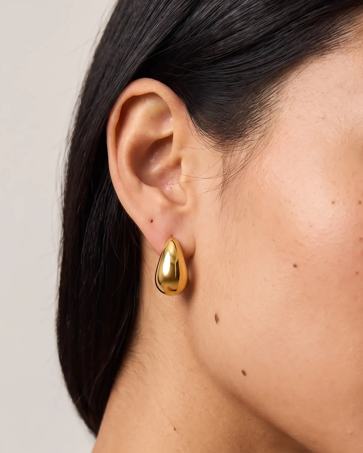 studio-ai earrings-heavy-teardrop-earrings_studio2_a1+solo.png