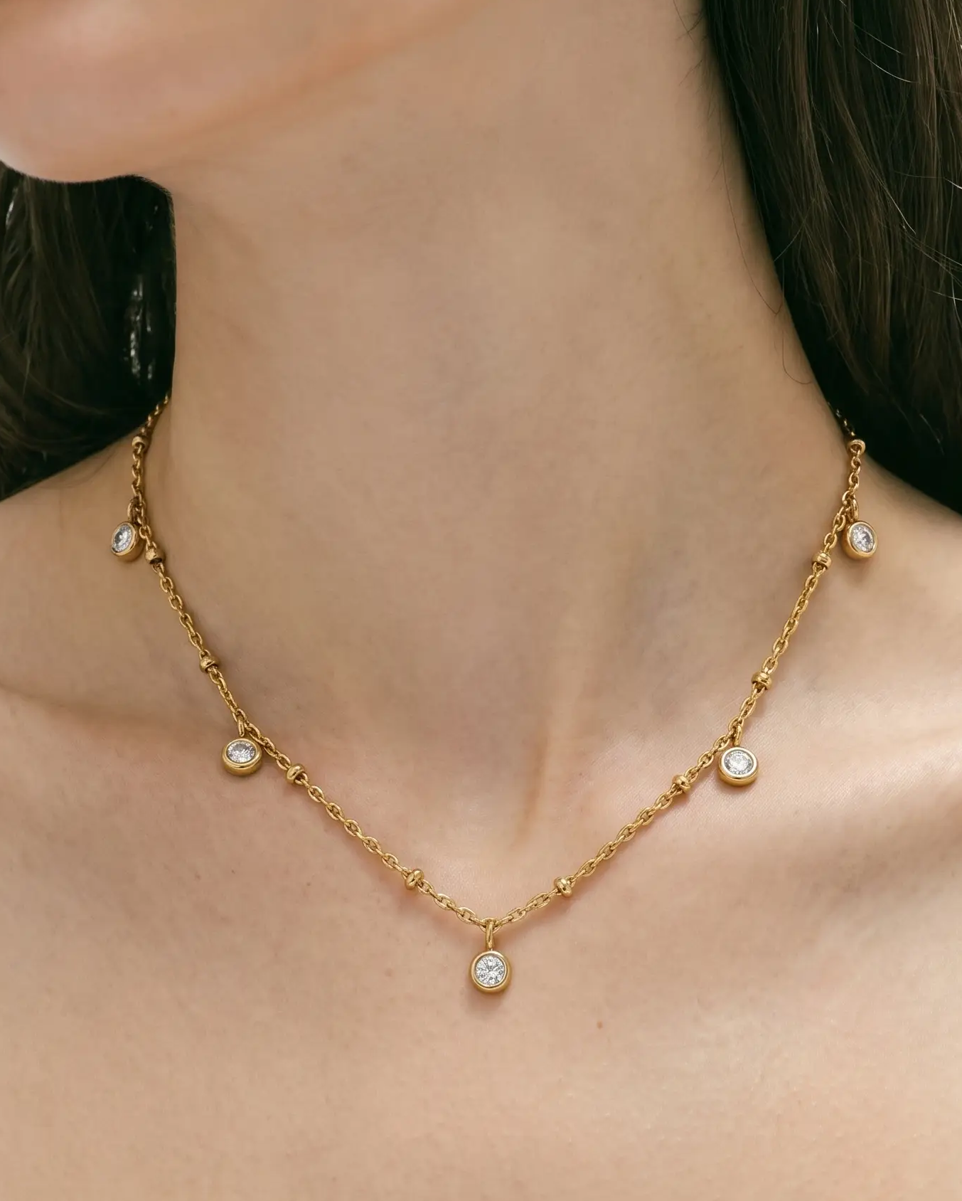 studio-ai necklace-glint-crystal-necklace_studio2_a1+solo.png