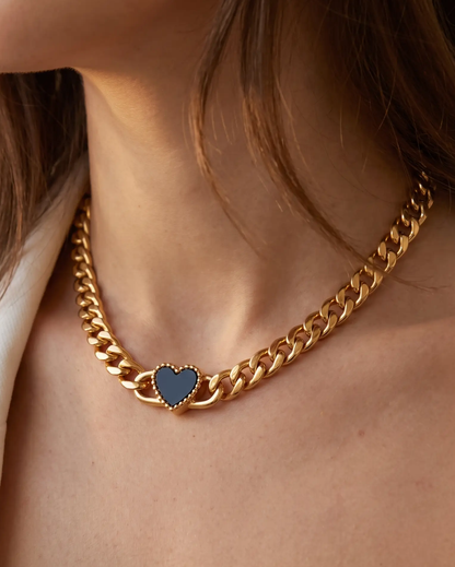 studio-ai necklace-glow-heart-curb-necklace_studio2_a1+solo.png