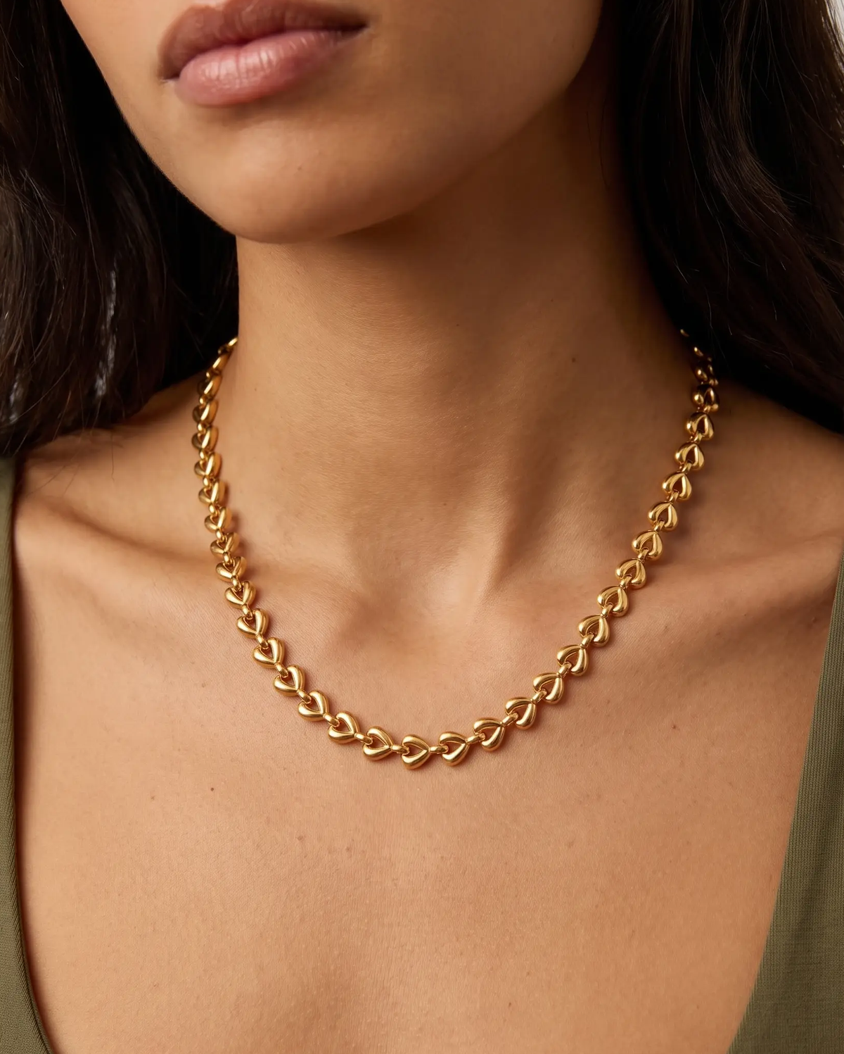 studio-ai necklace-heart-row-necklace_lifestyle1_a1+solo.png