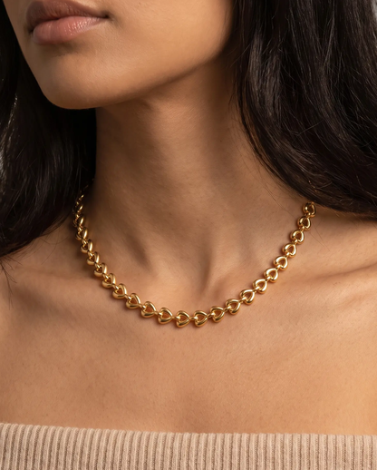 studio-ai necklace-heart-row-necklace_studio2_a1+solo.png