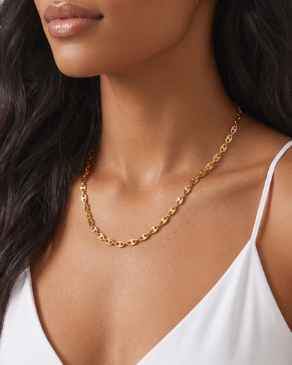 studio-ai necklace-heavy-sequin-chain-necklace_studio1_a1+solo.png