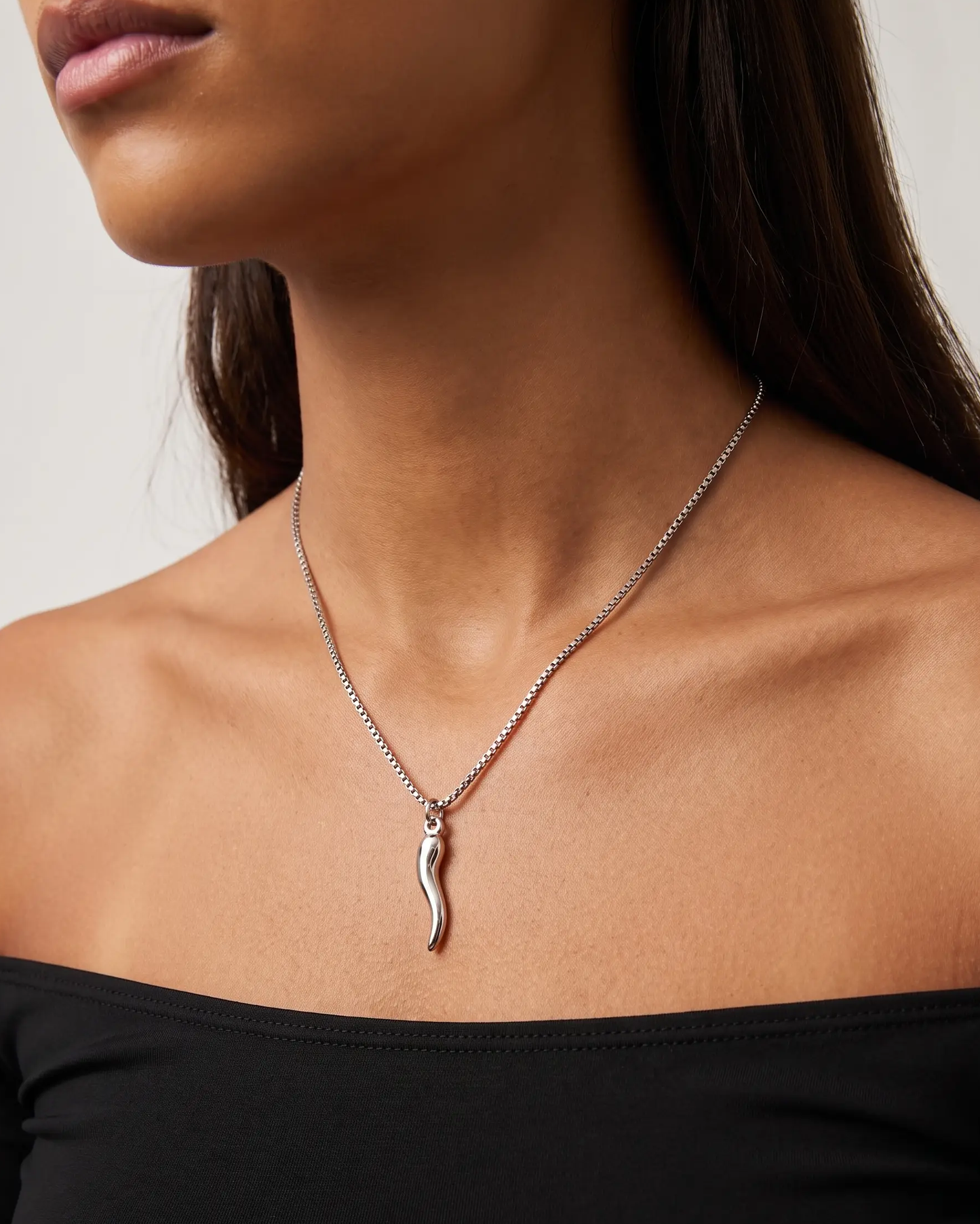 studio-ai necklace-horn-charm-necklace-S_lifestyle1_a1+solo.png