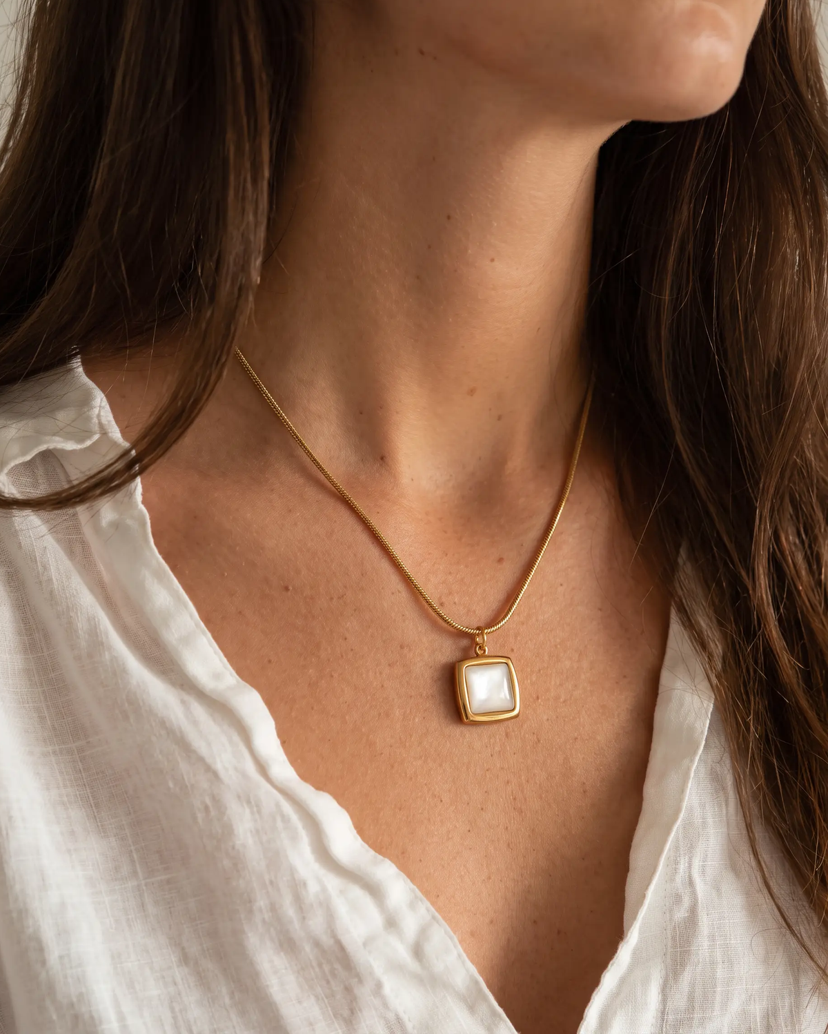 studio-ai necklace-nacre-square-pendant-necklace_studio1_a1+solo.png