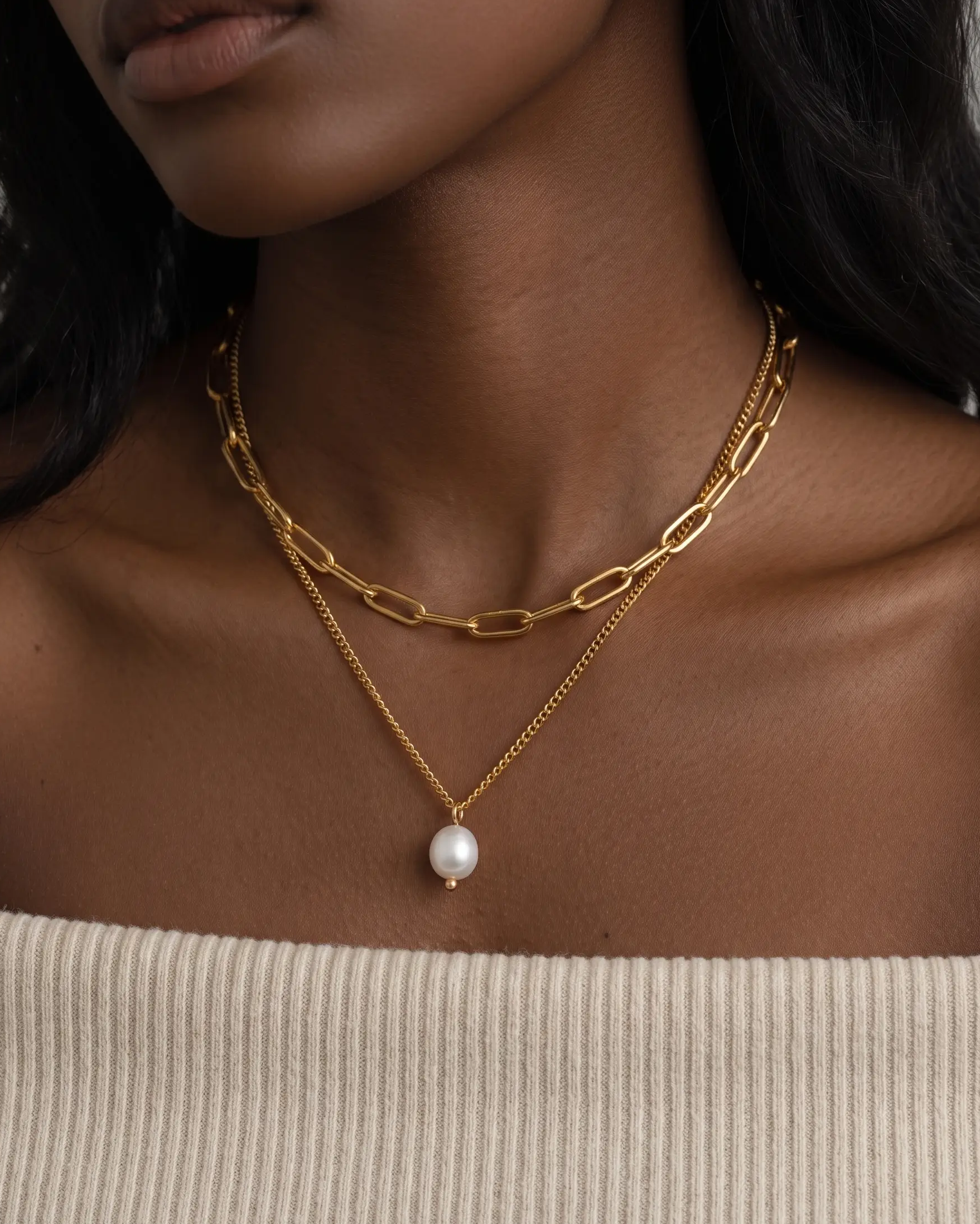 studio-ai necklace-paperclip-and-pearl-layered-necklace_studio1_a1+solo.png