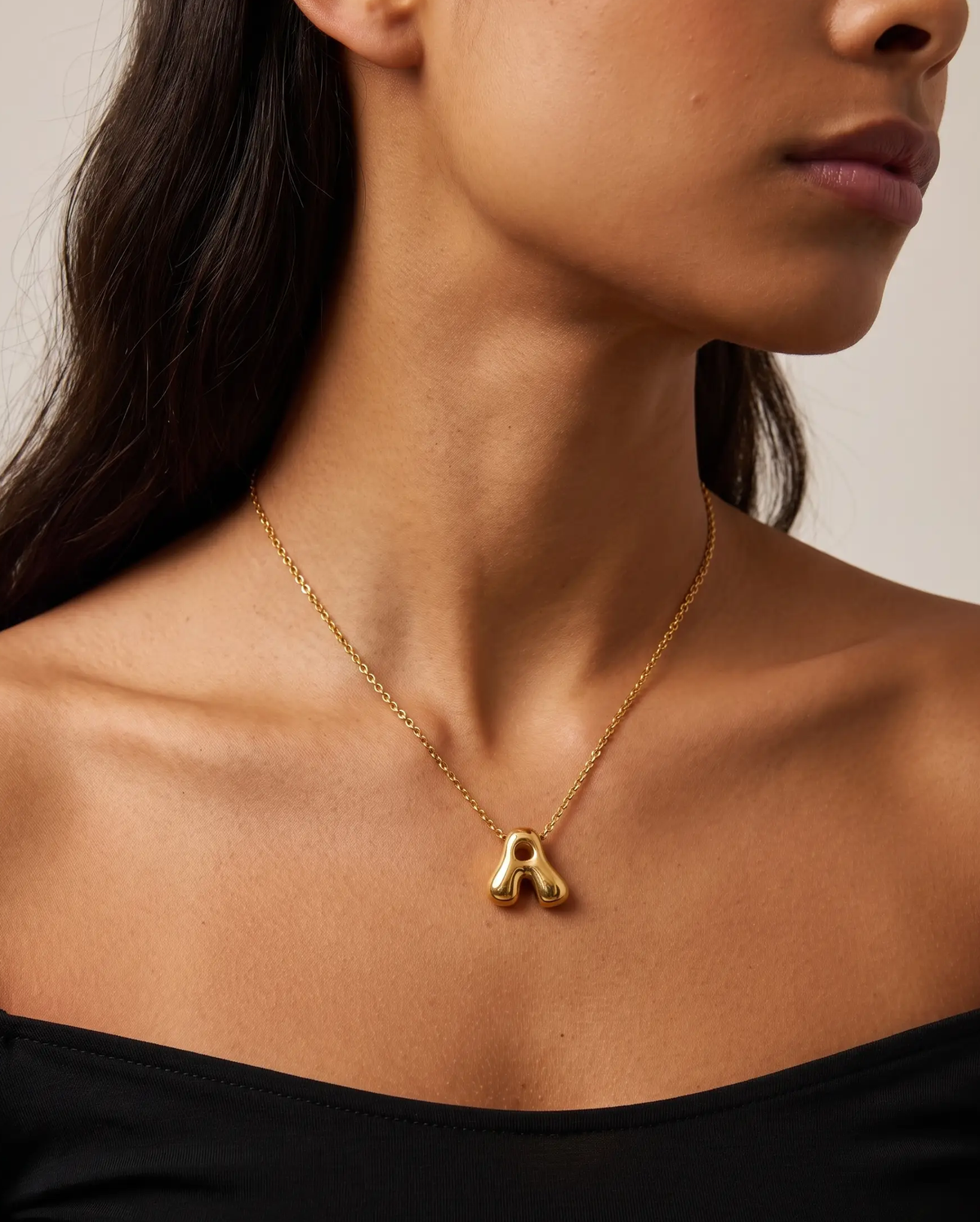 studio-ai necklace-puff-bold-initial-necklace_studio2_a1+solo.png