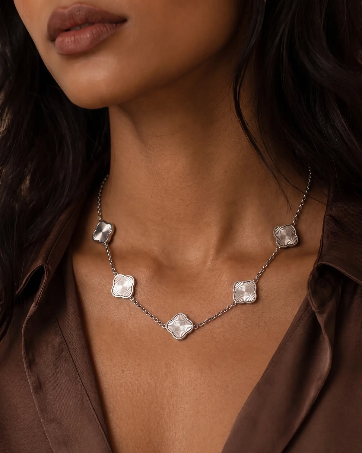 studio-ai necklace-ray-petal-necklace-S_studio1_a1+solo.png