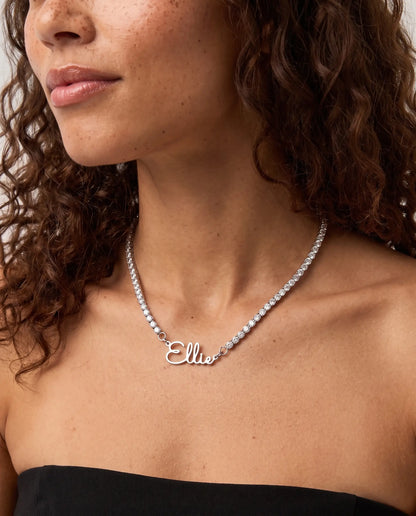 studio-ai necklace-script-name-line-necklace-S_lifestyle1_a1+solo.png