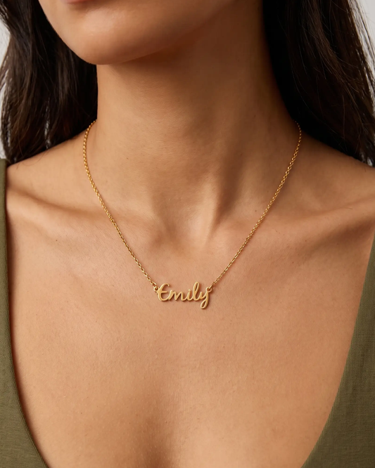 studio-ai necklace-script-name-necklace_studio1_a1+solo.png