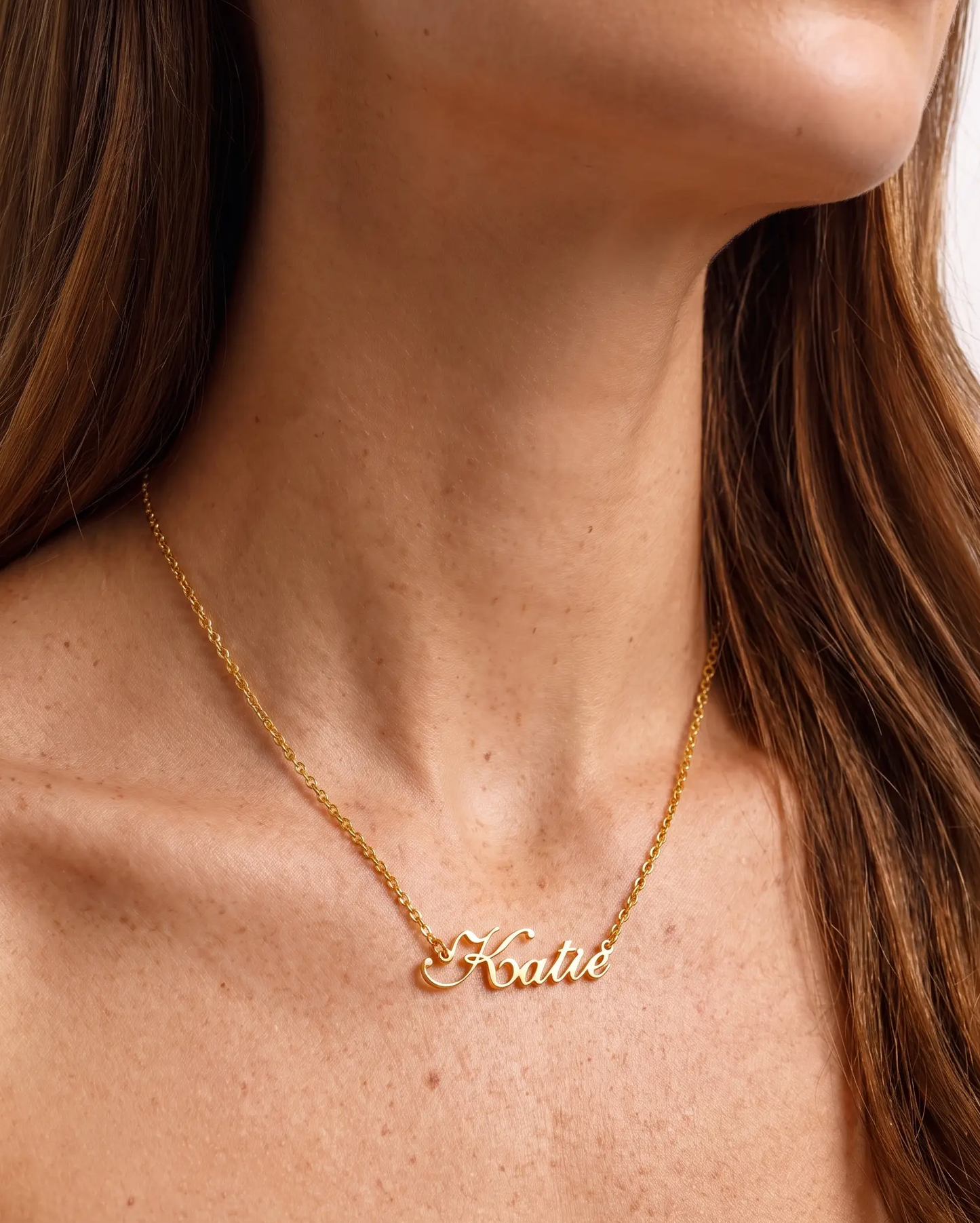 studio-ai necklace-selma-script-name-necklace_lifestyle1_a1+solo.png