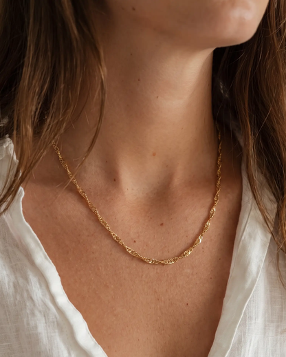 studio-ai necklace-singapore-twist-necklace_lifestyle1_a1+solo.png