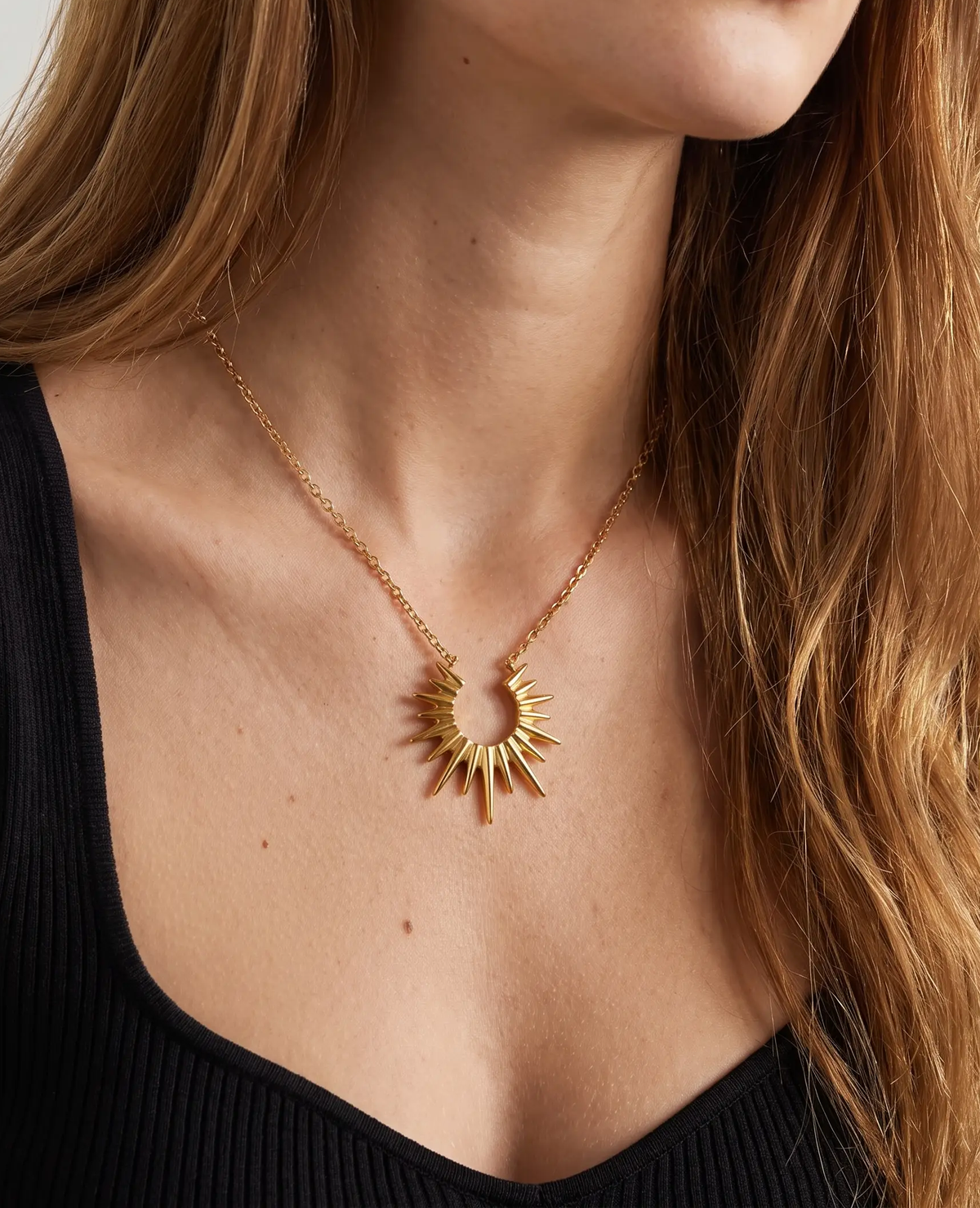 studio-ai necklace-solveig-ray-necklace_studio1_a1+solo.png
