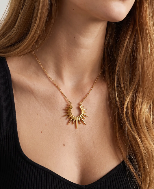 studio-ai necklace-solveig-ray-necklace_studio1_a1+solo.png