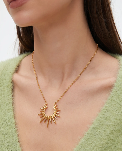 studio-ai necklace-solveig-ray-necklace_studio2_a1+solo.png