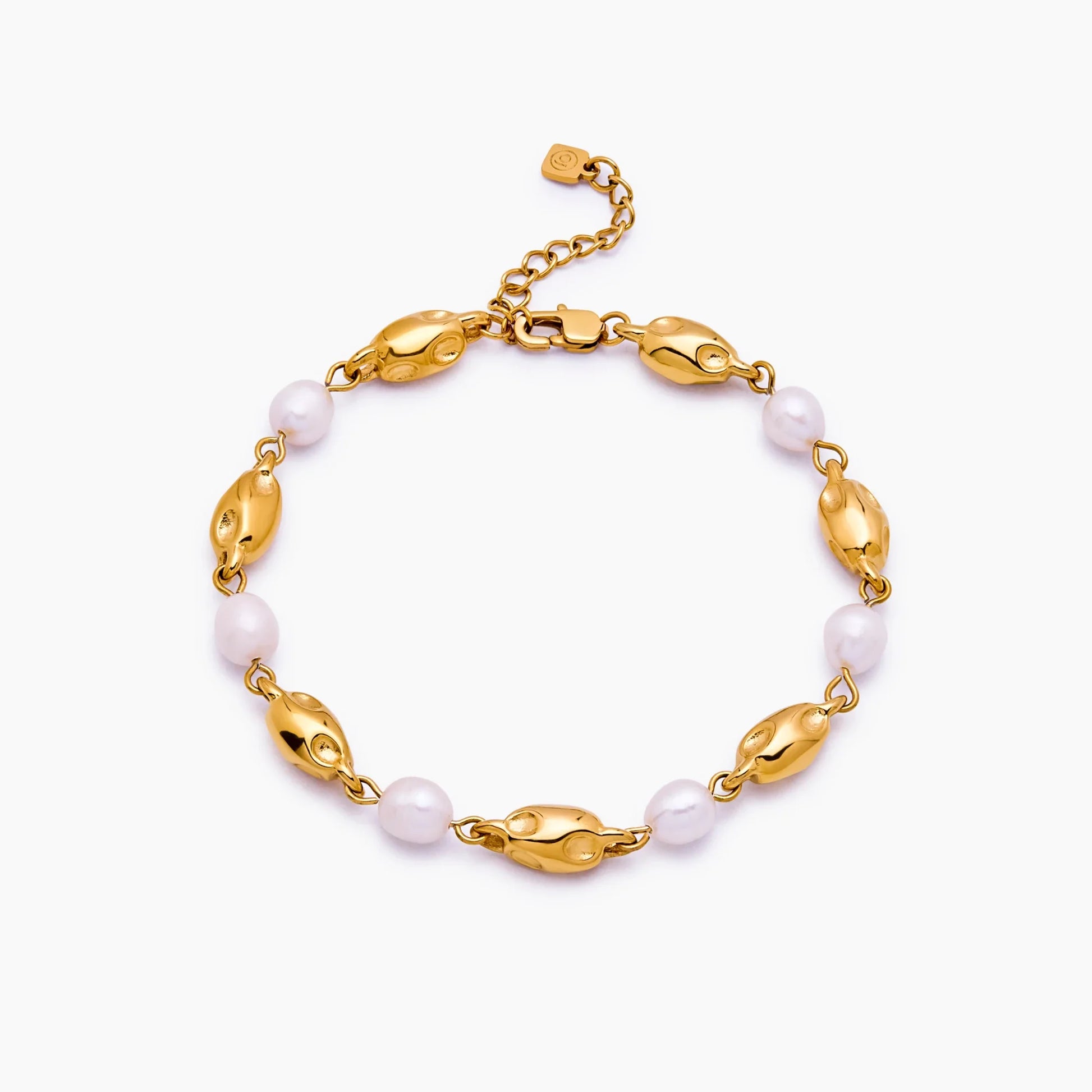 Cast Freshwater Pearl Bracelet