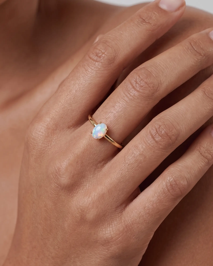 studio-ai ring-alva-opal-ring_lifestyle1_a1+solo.png