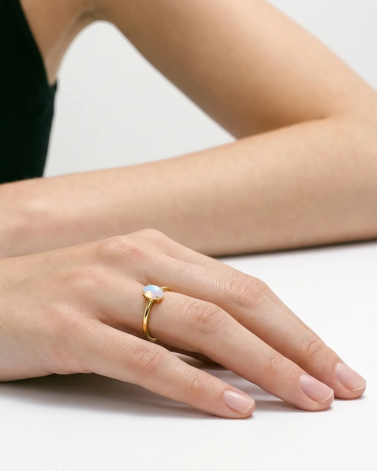 studio-ai ring-alva-opal-ring_studio1_a1+solo.png
