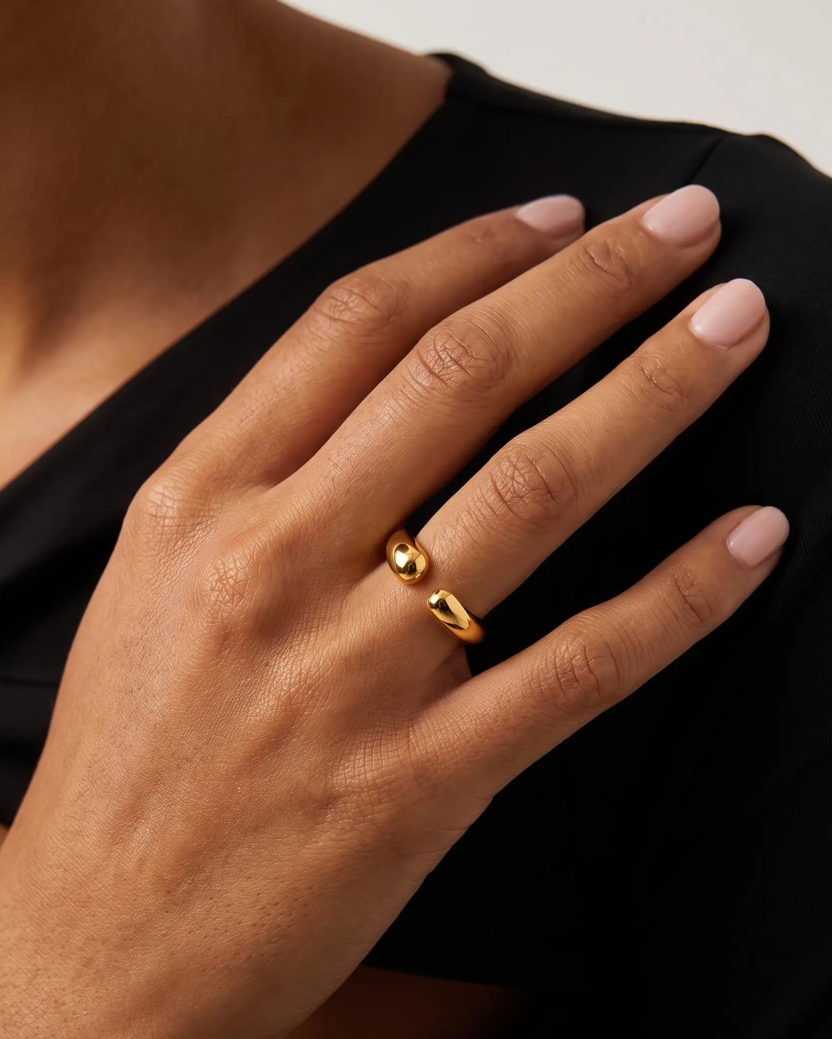 studio-ai ring-open-shape-ring_studio2_a1+solo.png