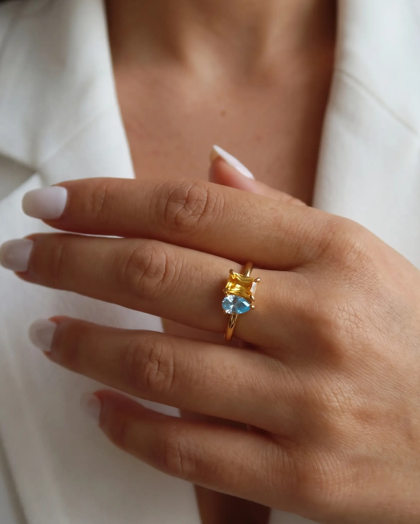 studio-ai ring-pair-birthstone-ring_studio2_a1+solo.png