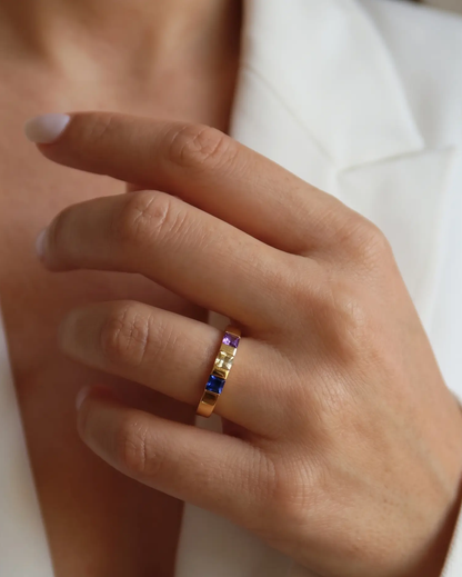 studio-ai ring-princess-cut-birthstone-ring_studio1_a1+solo.png