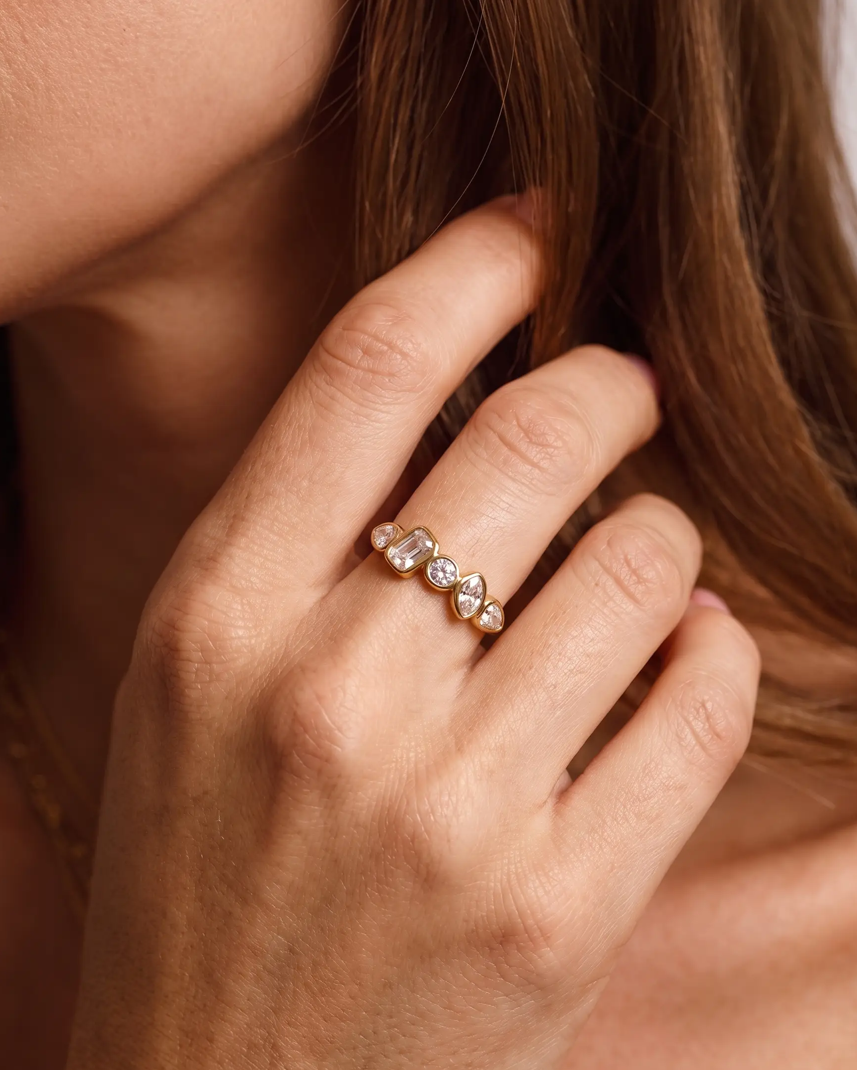 studio-ai ring-scatter-stone-ring_lifestyle1_a1+solo.png
