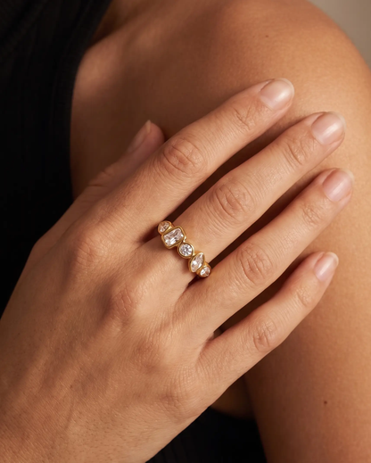 studio-ai ring-scatter-stone-ring_studio1_a1+solo.png